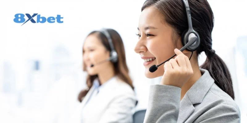 Nhân viên 8xbet hướng dẫn tận tình